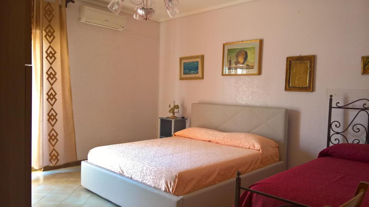 Suite Fronte Spiaggia - 50M Dalla Spiaggia ตราปานี ภายนอก รูปภาพ